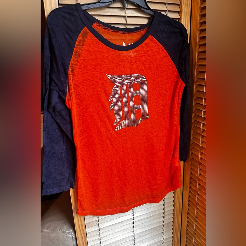 Detroit Tigers Women's Orange and Navy Tee